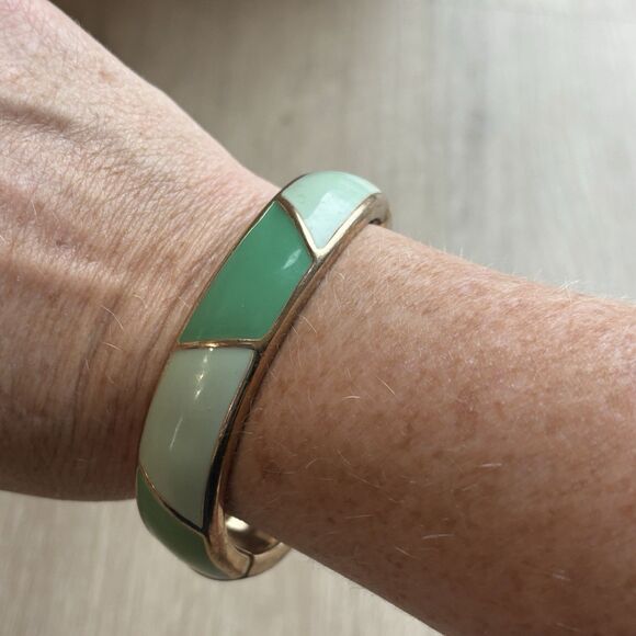 VTG Gold Tone Green Aqua Alternating Enamel Clamper Bangle Bracelet Wavy Unbrand - Picture 7 of 11